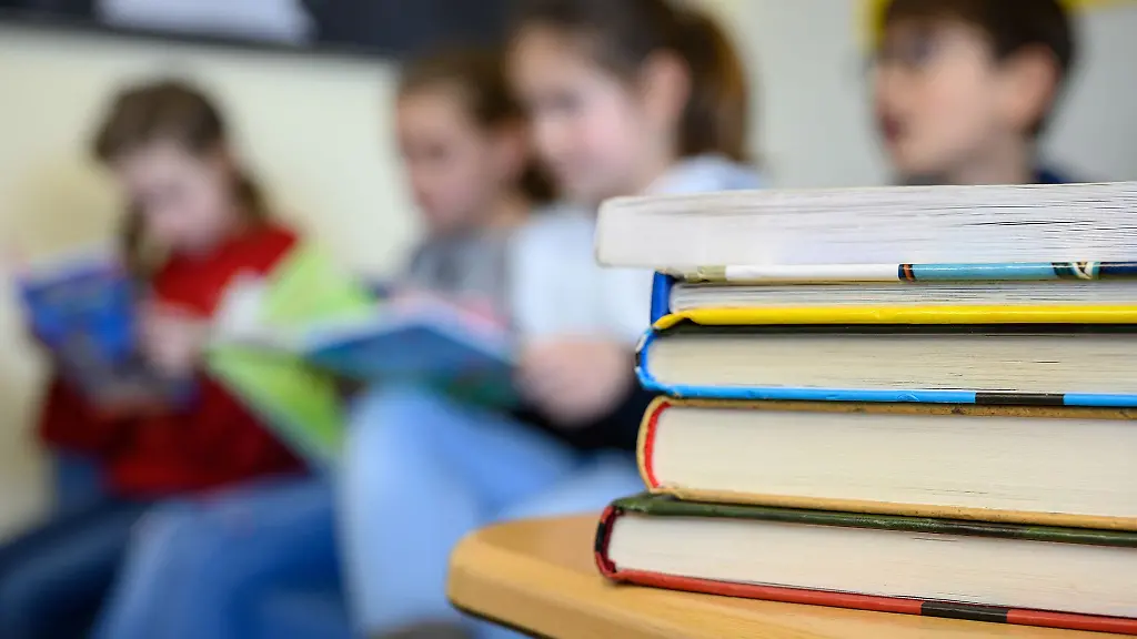 Das-Buecherkoffer-Programm-soll-auch-helfen-bei-Grundschulkindern-die-Lust-am-Lesen-zu-wecken