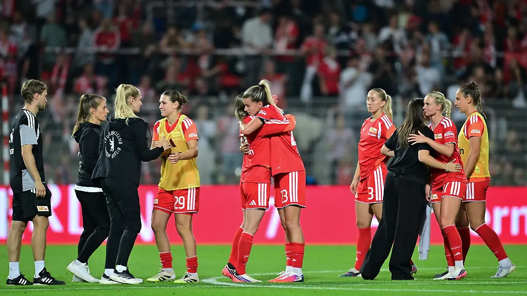 Bei-den-Spielerinnen-von-Union-Berlin-herrschte-Aerger-und-Stolz