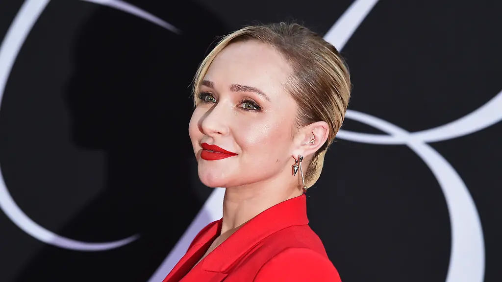 Hayden-Panettiere-arrives-at-the-premiere-of-Blonde-Tuesday-Sept-13-2022-at-TCL-Chinese-Theatre-in-Los-Angeles
