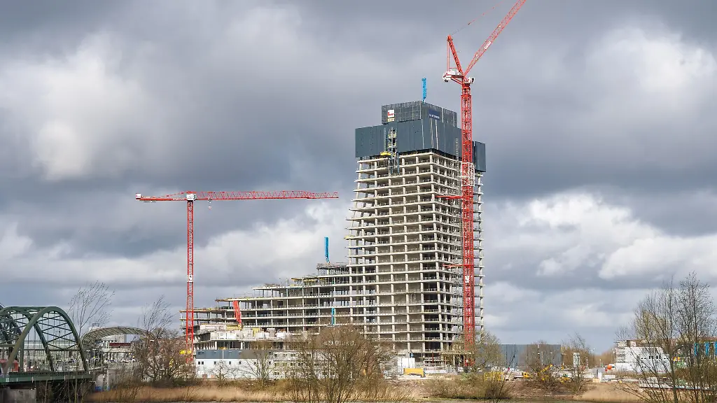 SPD-Fraktionschef-Dirk-Kienscherf-sieht-nur-geringe-Chancen-fuer-einen-Einzug-des-Naturkundemuseums-in-den-Elbtower