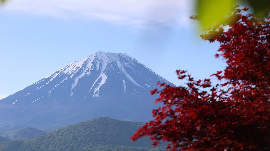 DIESES-FOTO-WIRD-VON-DER-RUSSISCHEN-STAATSAGENTUR-TASS-ZUR-VERFUeGUNG-GESTELLT-RUSSIA-YAMANASHI-PREFECTURE-MAY-9-2026-A-distant-view-of-Mount-Fuji-as-seen-from-Fujikawaguchiko