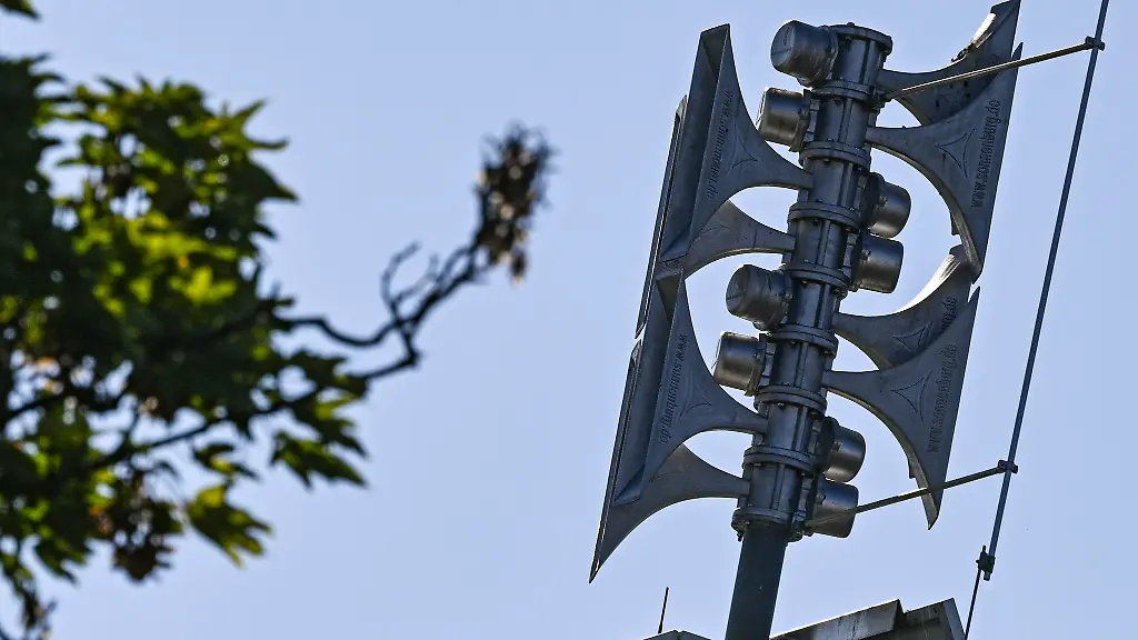 Eine-Warnsirene-sorgte-am-Vormittag-in-Ludwigshafen-fuer-Laerm