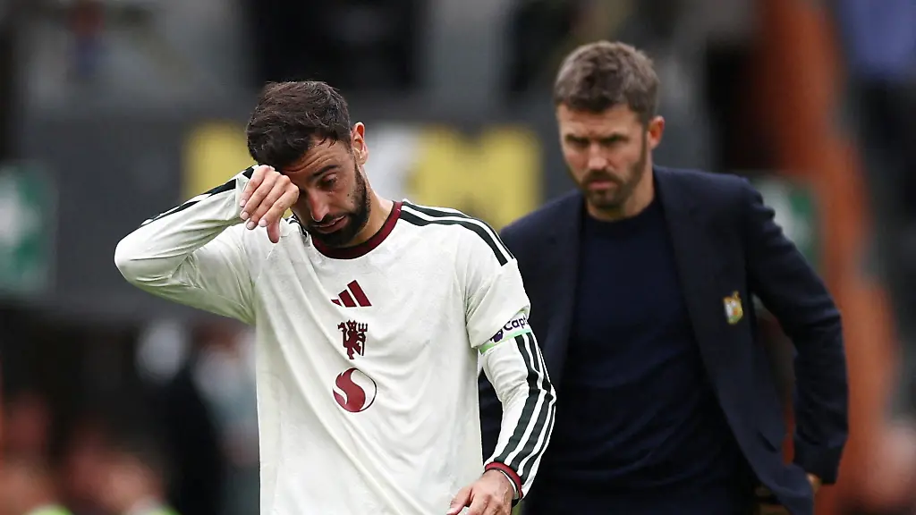 Soccer-Football-Premier-League-Hull-City-v-Manchester-United-MKM-Stadium-Hull-Britain-August-22-2026-Manchester-United-s-Bruno-Fernandes-looks-dejected-after-the-match-Action-Images-via-Reuters-Lee-Smith-EDITORIAL-USE-ONLY-NO-USE-WITH-UNAUTHORIZED-AUDIO-VIDEO-DATA-FIXTURE-LISTS-CLUB-LEAGUE-LOGOS-OR-LIVE-SERVICES-ONLINE-IN-MATCH-USE-LIMITED-TO-120-IMAGES-NO-VIDEO-EMULATION-NO-USE-IN-BETTING-GAMES-OR-SINGLE-CLUB-LEAGUE-PLAYER-PUBLICATIONS-PLEASE-CONTACT-YOUR-ACCOUNT-REPRESENTATIVE-FOR-FURTHER-DETAILS