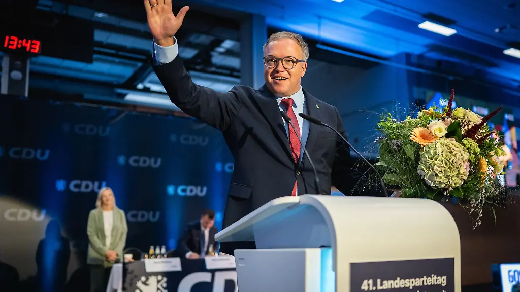 Ministerpraesident-Mario-Voigt-bleibt-CDU-Landeschef