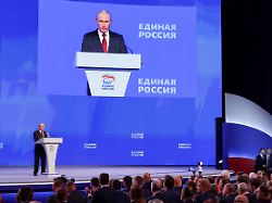 Parteitag vor Duma-Wahlen: Putin ruft zu Zusammenhalt auf - Medwedew hetzt gegen Exilanten