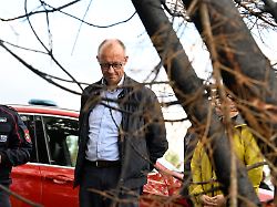 Besuch in Hürtgenwald: Merz entgegnet Buhrufen: Lasse mich davon nicht beeindrucken