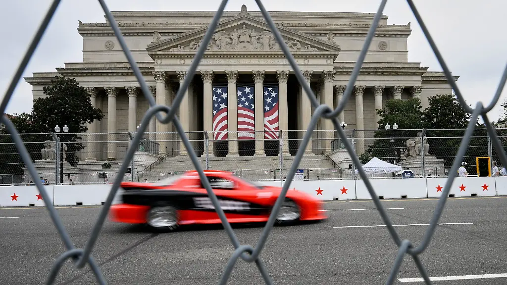 IROC-cars-drive-past-the-National-Archives-building-prior-to-Sunday-s-Freedom-250-Grand-Prix-auto-race-in-Washington-Saturday-Aug-22-2026