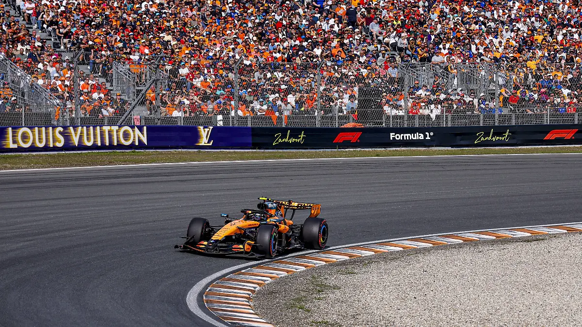ZANDVOORT-Lando-Norris-from-Great-Britain-and-driver-for-McLaren-Formula-1-Team-during-qualifying-for-the-Formula-1-Heineken-Dutch-Grand-Prix-at-Circuit-Zandvoort-on-August-22-2026-in-Zandvoort-the-Netherlands-MARCEL-TER-BALS-ANP-xVIxANPxSportx-xMarcelxterxBalsxIVx-566014420-originalFilename-566014420