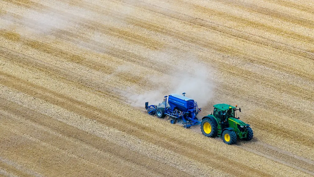 Aufgrund-der-Duerre-in-diesem-Jahr-rechnen-die-Landwirte-in-Nordrhein-Westfalen-mit-Einbussen