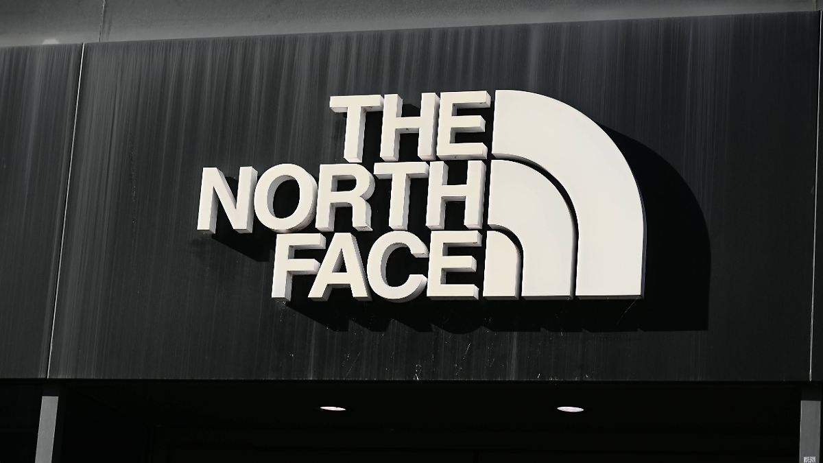 Best Rain Jacket Deals: The North Face Bestsellers and Top Sales - News Directory 3