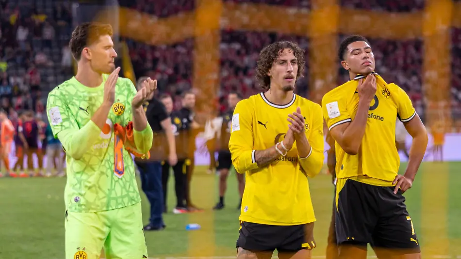 22-08-2026-Fussball-Franz-Beckenbauer-Supercup-2026-Borussia-Dortmund-FC-Bayern-Muenchen-v-l-Torwart-Gregor-Kobel-Borussia-Dortmund-Fabio-Silva-Borussia-Dortmund-Jobe-Bellingham-Borussia-Dortmund-Dortmund-Signal-Iduna-Park-NRW-Deutschland-xRHR-FOTO-DEx-August-22-2026-Soccer-2026-Franz-Beckenbauer-Super-Cup-Borussia-Dortmund-vs