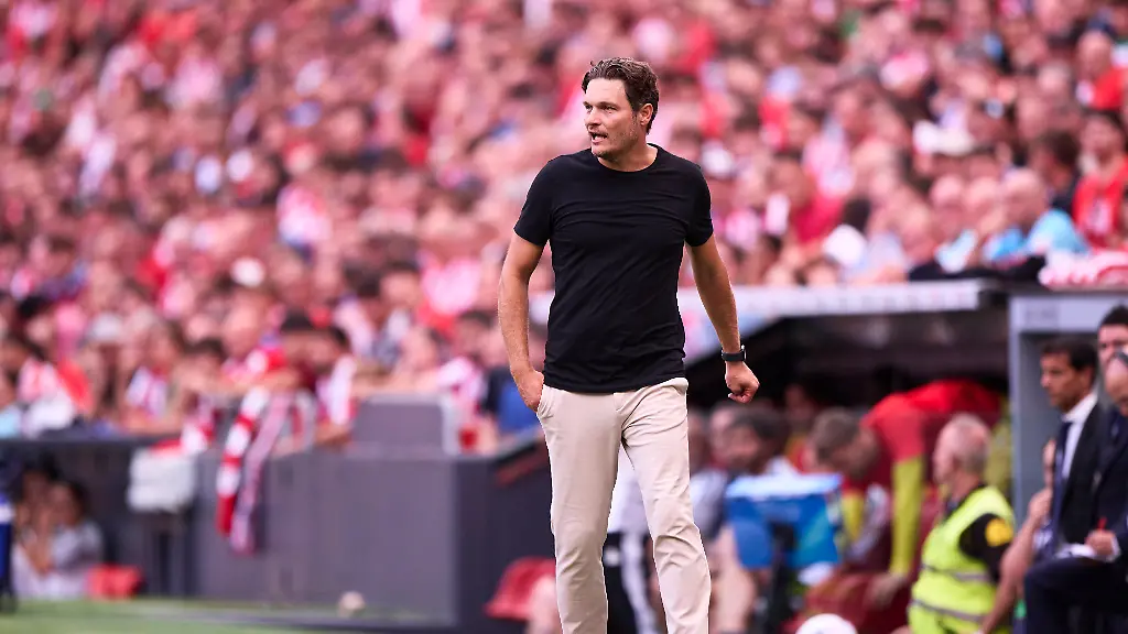 Athletic-Club-v-Sevilla-FC-LaLiga-EA-Sports-2026-27-Athletic-Club-head-coach-Edin-Terzic-looks-on-during-the-LaLiga-EA-Sports-match-between-Athletic-Club-and-Sevilla-FC-at-Estadio-San-Mames-in-Bilbao-Spain-on-August-22-2026-Bilbao-Spain-PUBLICATIONxNOTxINxFRA-Copyright-xCesarxOrtizxGonzalezx-originalFilename-ortizgonzalez-athletic260822-np33F
