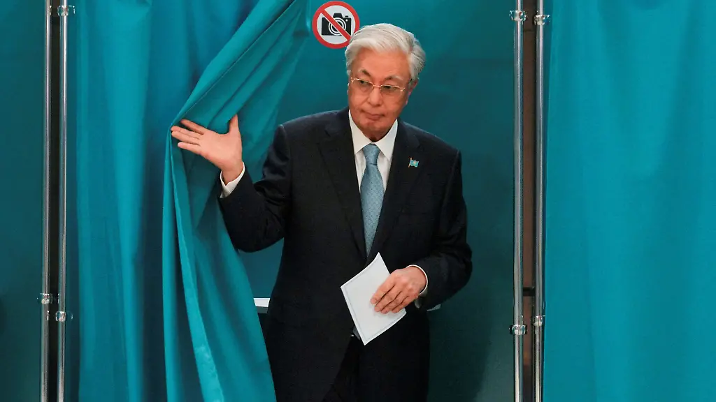 Kazakh-President-Kassym-Jomart-Tokayev-walks-out-of-a-voting-booth-at-a-polling-station-during-a-snap-parliamentary-election-in-Astana-Kazakhstan-August-23-2026