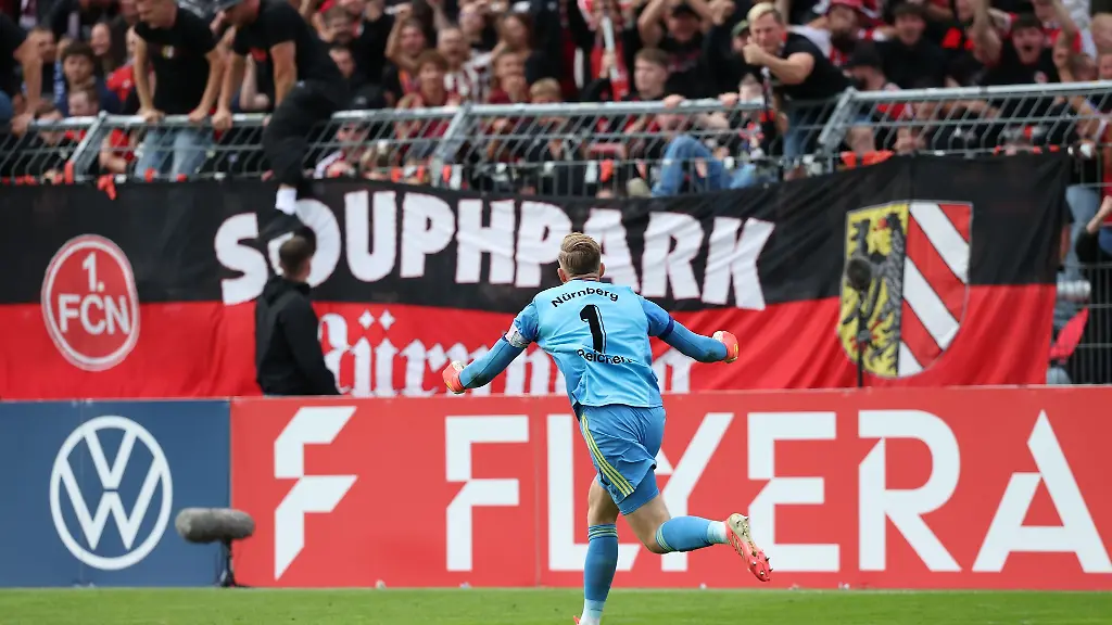 Jan-Reichert-ist-der-Matchwinner-fuer-den-1-FC-Nuernberg