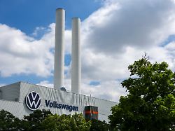 "Desaströse Kommunikation" : VW-Belegschaft geht mit Vorstand hart ins Gericht