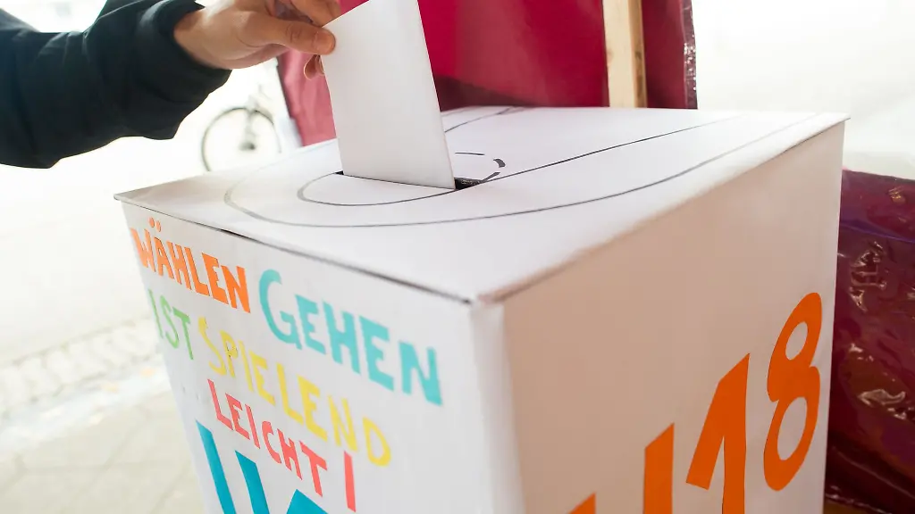 Bei-der-U18-Landtagswahl-koennen-Kinder-und-Jugendliche-in-Sachsen-Anhalt-ihre-Stimme-abgeben