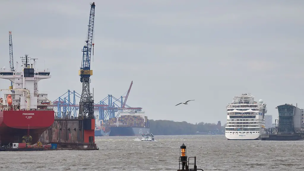 Die-Zahl-der-touristischen-Uebernachtungen-in-Hamburg-ist-in-den-ersten-sechs-Monaten-2026-leicht-gewachsen