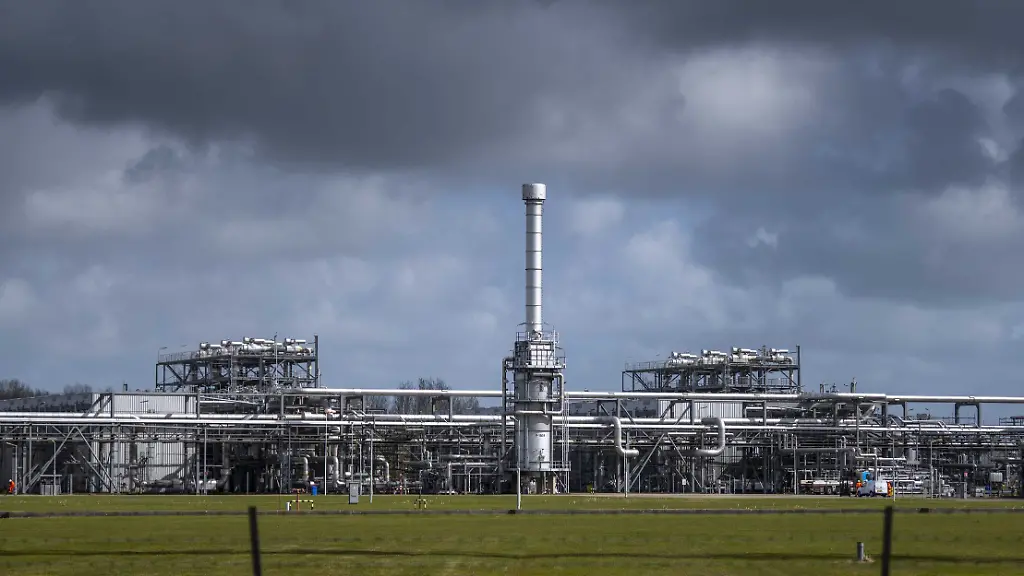 2026-03-25-13-19-00-GRIJPSKERK-Der-unterirdische-Gasspeicher-in-Grijpskerk-Die-niederlaendischen-Gasreserven-sind-auf-5-8-Prozent-gesunken-Das-ist-der-niedrigste-Fuellstand-seit-zehn-Jahren-Das-groesste-Gasreservoir-in-Norg-Drenthe-ist-nahezu-leer-Die-Reserven-in-Alkmaar-und-Grijpskerk-sind-zu-weniger-als-einem-Prozent-gefuellt