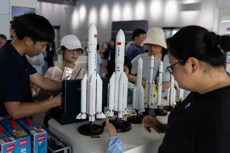 2026-08-19T230512Z_206688463_RC22WMAVZ1PY_RTRMADP_3_SPACE-EXPLORATION-CHINA-CULTURE