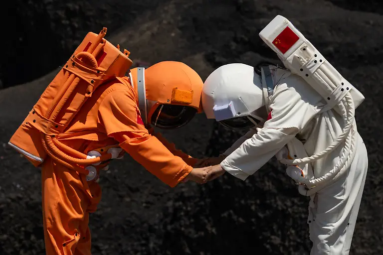 2026-08-19T230407Z_795231525_RC2GLMA0EF0F_RTRMADP_3_SPACE-EXPLORATION-CHINA-CULTURE