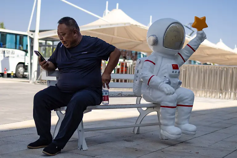 2026-08-19T230441Z_416489633_RC2ELMAEL276_RTRMADP_3_SPACE-EXPLORATION-CHINA-CULTURE