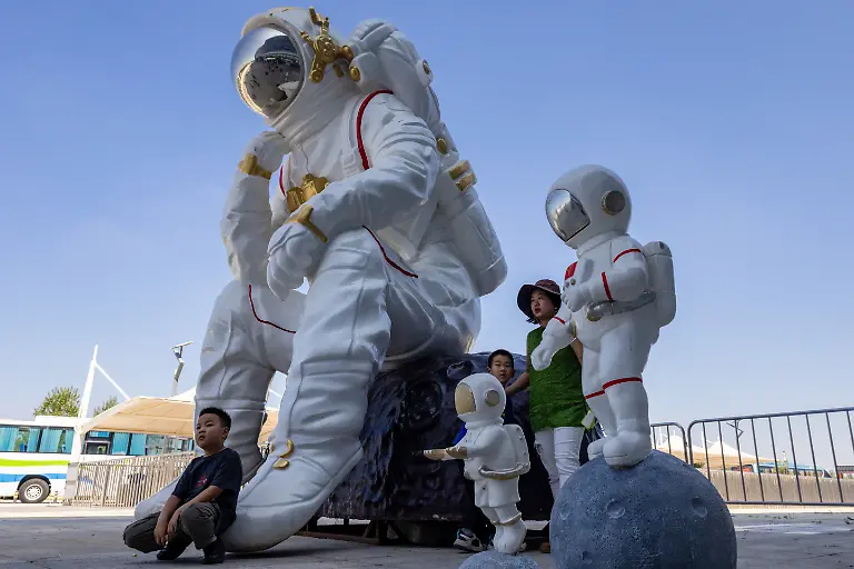 2026-08-19T230425Z_2016015573_RC2ELMAWW5O0_RTRMADP_3_SPACE-EXPLORATION-CHINA-CULTURE