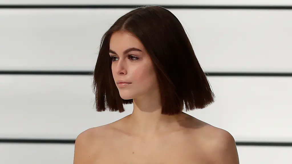 Model-Kaia-Gerber-kommt-ganz-nach-ihrer-beruehmten-Mutter