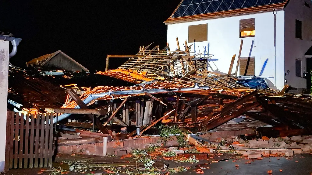 Ein-Tornado-sorgte-in-Schlitz-fuer-schwere-Schaeden