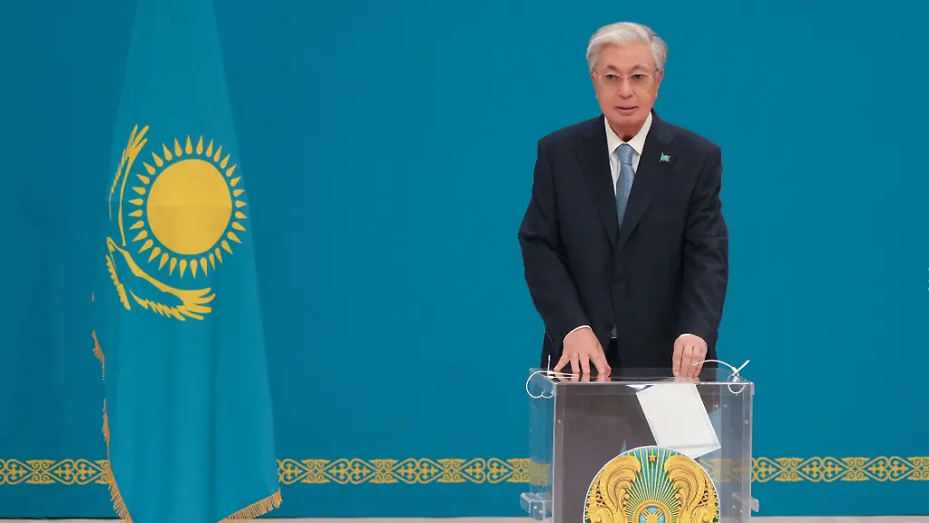 Kazakh-President-Kassym-Jomart-Tokayev-casts-his-ballot-at-a-polling-station-during-a-snap-parliamentary-election-in-Astana-Kazakhstan-August-23-2026
