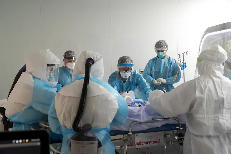 2020-04-30T000000Z-1555318676-RC2VEG9ZFQ3H-RTRMADP-3-HEALTH-CORONAVIRUS-THAILAND-NURSE