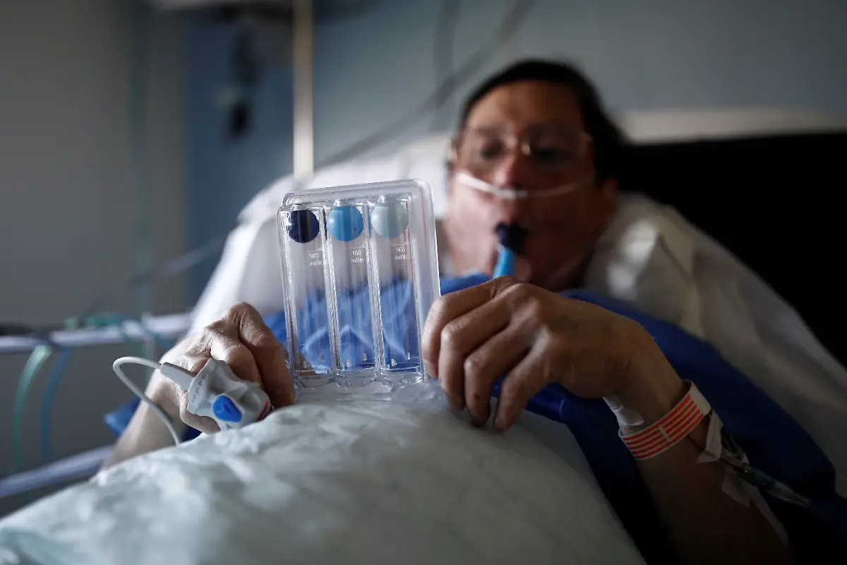 2020-04-20T000000Z-887250718-RC2H8G9VT8V1-RTRMADP-3-HEALTH-CORONAVIRUS-FRANCE-HOSPITAL