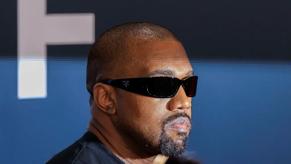 February-13-2025-Los-Angeles-California-USA-Kanye-AaoeYeAaA-West-and-his-wife-of-two-years-Bianca-Censori-headed-for-divorce-FILE-PHOTO-Kanye-West-at-the-67th-Grammy-Awards-held-at-Crypto-com-Arena-in-Los-Angeles-California-on-Sunday-February-2-2025