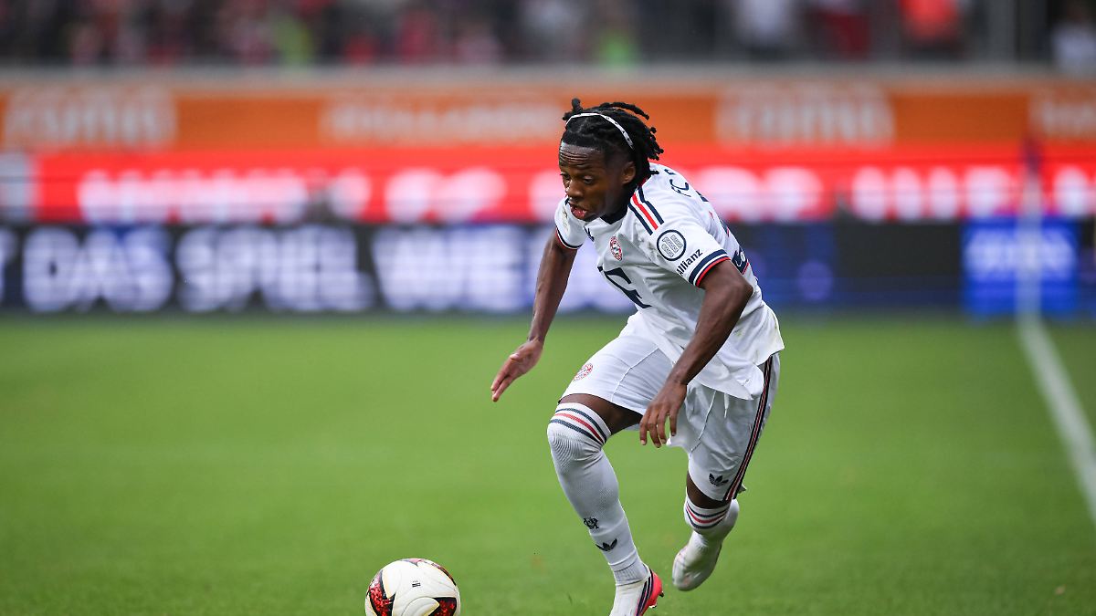 Photo: n-tv.de FC Bayern Sells 17-Year-Old Talent Wisdom Mike to Club Brugge for €5 Million