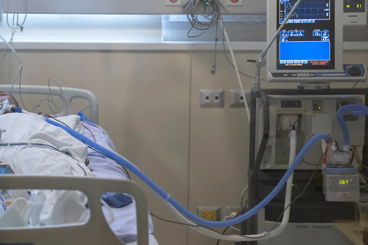 2020-04-30T000000Z-311487110-RC2VEG9E1U2M-RTRMADP-3-HEALTH-CORONAVIRUS-THAILAND-NURSE