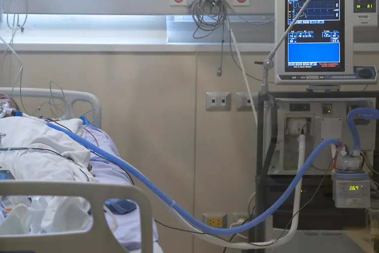 2020-04-30T000000Z-311487110-RC2VEG9E1U2M-RTRMADP-3-HEALTH-CORONAVIRUS-THAILAND-NURSE