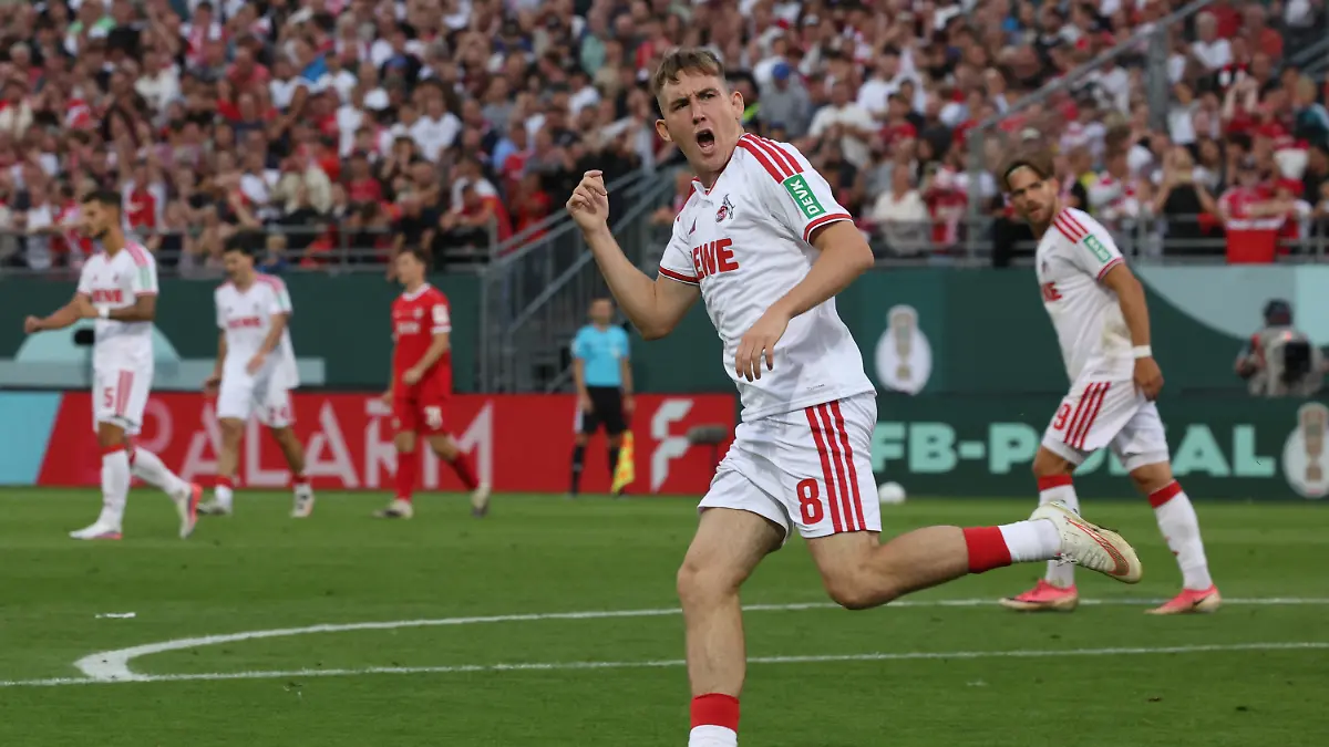 24-08-2026-Bayern-Wuerzburg-Fussball-Maenner-DFB-Pokal-Wuerzburger-Kickers-1-FC-Koeln-1-Runde-AKON-Arena-Isak-Bergmann-Johannesson-vom-1-FC-Koeln-reagiert-nach-seinem-Treffer-zum-1-1-Foto-Karl-Josef-Hildenbrand-dpa-WICHTIGER-HINWEIS-Gemaess-den-Vorgaben-der-Bundesliga-bzw-des-DFB-Deutscher-Fussball-Bund-ist-es-untersagt-in-dem-Stadion-und-oder-vom-Spiel-angefertigte-Fotoaufnahmen-in-Form-von-Sequenzbildern-und-oder-videoaehnlichen-Fotostrecken-zu-verwerten-bzw-verwerten-zu-lassen