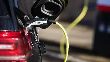 E-Auto-Laden-Bildausschnitt