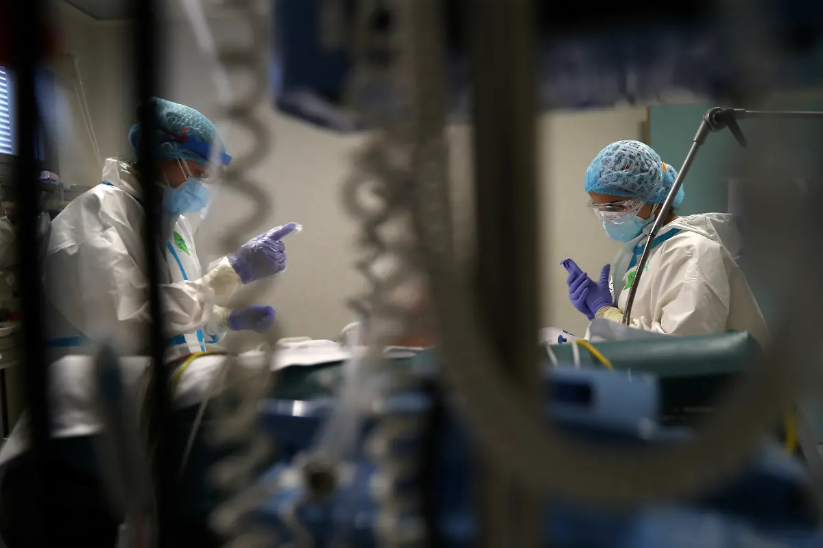 2020-05-14T155927Z-1040130911-RC2FOG9K47J4-RTRMADP-3-HEALTH-CORONAVIRUS-SPAIN