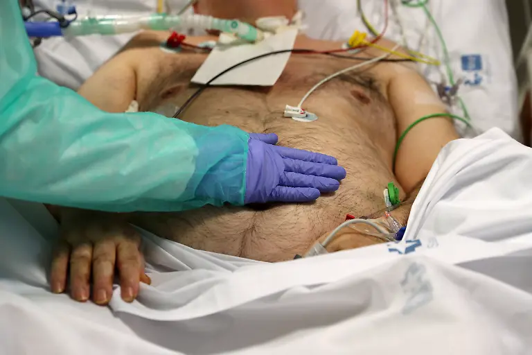 2020-05-14T155802Z-1559661561-RC2FOG9032X3-RTRMADP-3-HEALTH-CORONAVIRUS-SPAIN