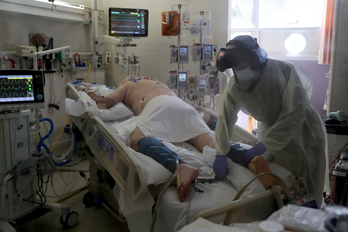 2020-05-13T015939Z-721078287-RC2DNG9GPOYW-RTRMADP-3-HEALTH-CORONAVIRUS-USA-MEXICO