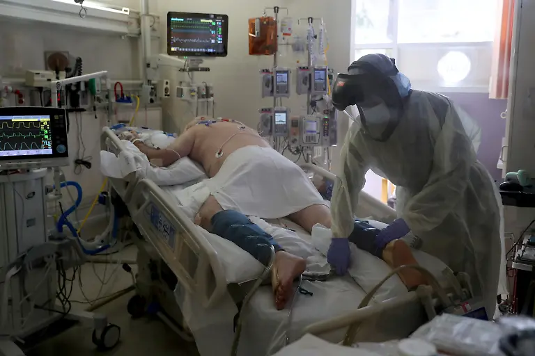 2020-05-13T015939Z-721078287-RC2DNG9GPOYW-RTRMADP-3-HEALTH-CORONAVIRUS-USA-MEXICO