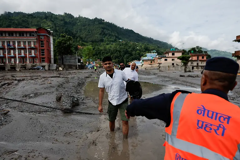 2026-08-27T034532Z_889905027_RC2Q6NAAYPUZ_RTRMADP_3_NEPAL-FLOODS