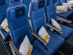 Liegen beim Fliegen: Darf ich mich beim Flug auf freien Plätzen hinlümmeln?