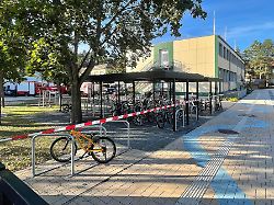 Beziehungstat in Neu Zittau: 19-Jähriger tötet zwei Menschen in Schule bei Berlin