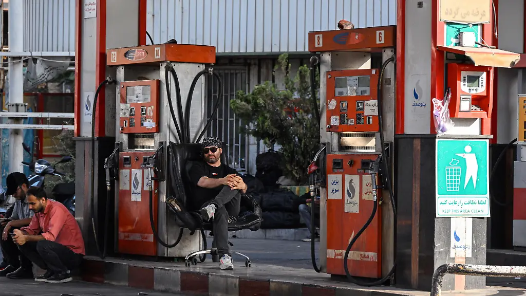 606839981
