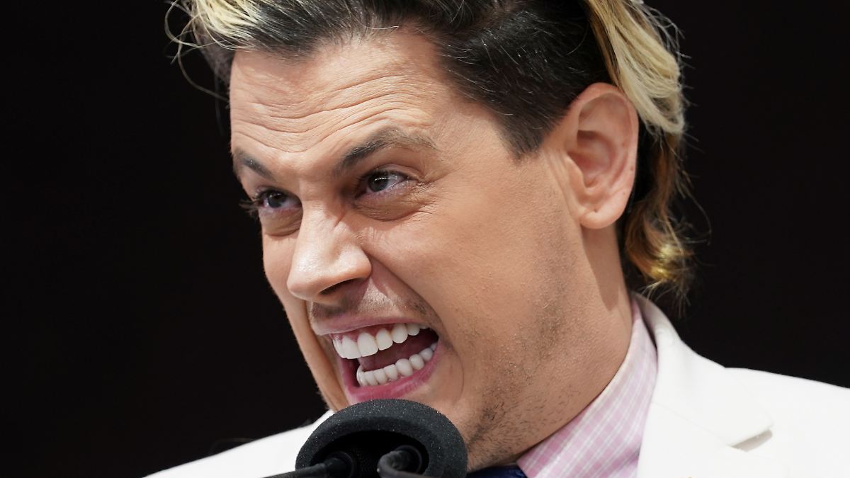 British Man Celebrated Trump and ICE: Far-Right Blogger Yiannopoulos in U ...