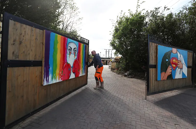 2020-05-01T000000Z-794920635-RC2RFG9A3VD9-RTRMADP-3-HEALTH-CORONAVIRUS-BRITAIN