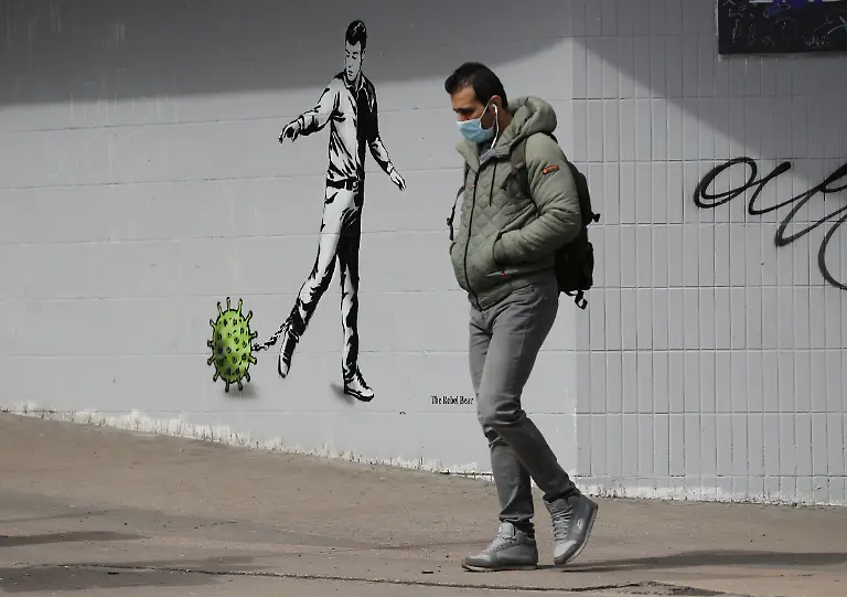 2020-04-28T000000Z-1598526986-RC2ODG9AGASF-RTRMADP-3-HEALTH-CORONAVIRUS-BRITAIN