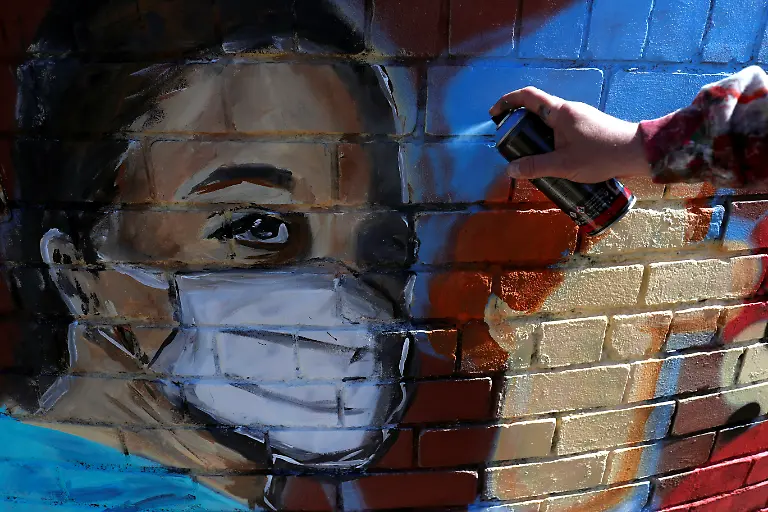 2020-04-24T000000Z-147316020-RC2ZAG92VHWV-RTRMADP-3-HEALTH-CORONAVIRUS-BRITAIN