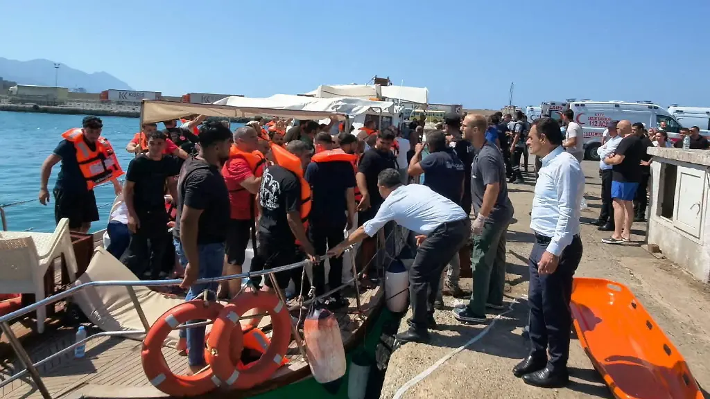 2026-08-30T120412Z_1391590460_RC209NALLQZK_RTRMADP_3_CYPRUS-VESSEL-CAPSIZE